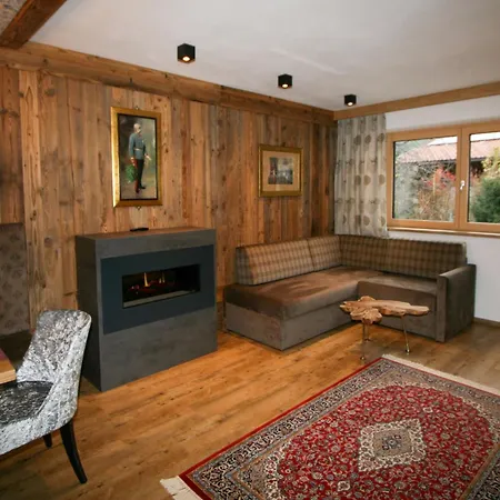 Erzherzog's Apts Kaiser Und Alpenlodge By Interhome