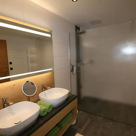 Apartment Erzherzog's Apts Kaiser Und Alpenlodge By Interhome