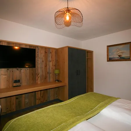 Erzherzog's Apts Kaiser Und Alpenlodge By Interhome
