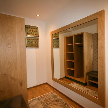 Apartment Erzherzog's Apts Kaiser Und Alpenlodge By Interhome